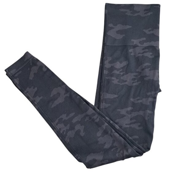 Spanx Black and Gray Camouflage Leggings Size Medium - Picture 2 of 9
